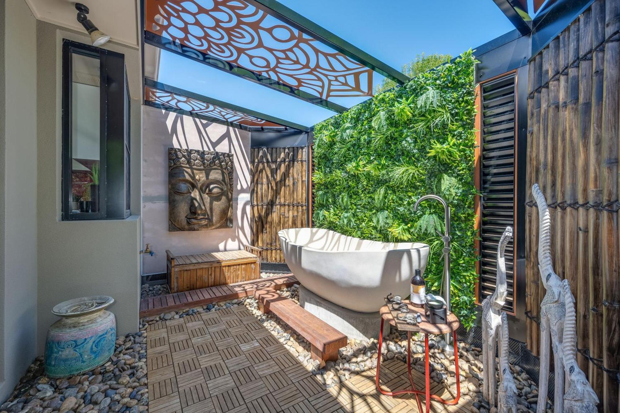 Red Lotus Retreat Apartment *